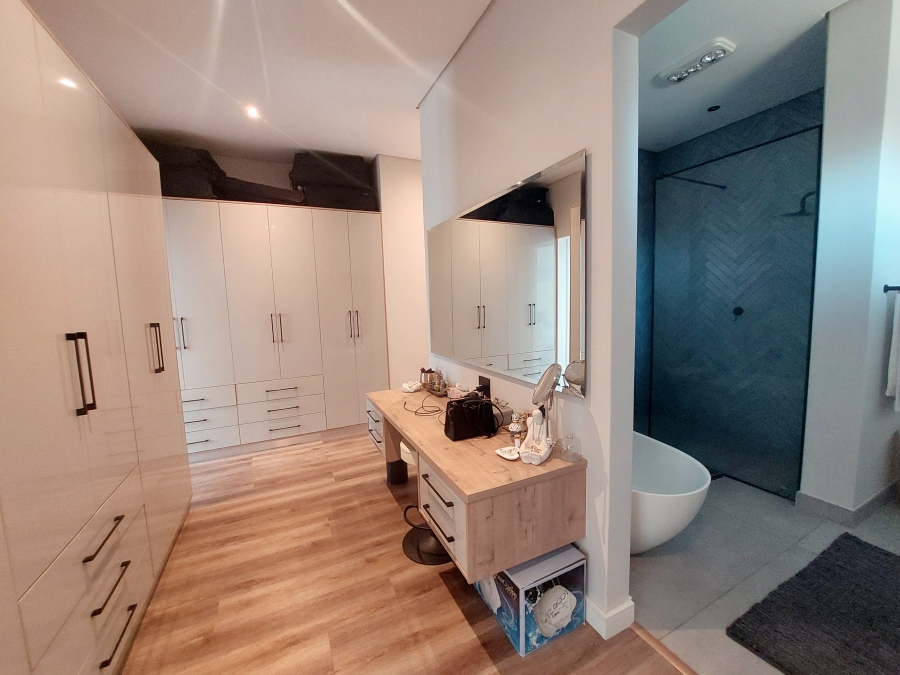 4 Bedroom Property for Sale in Oubaai Western Cape